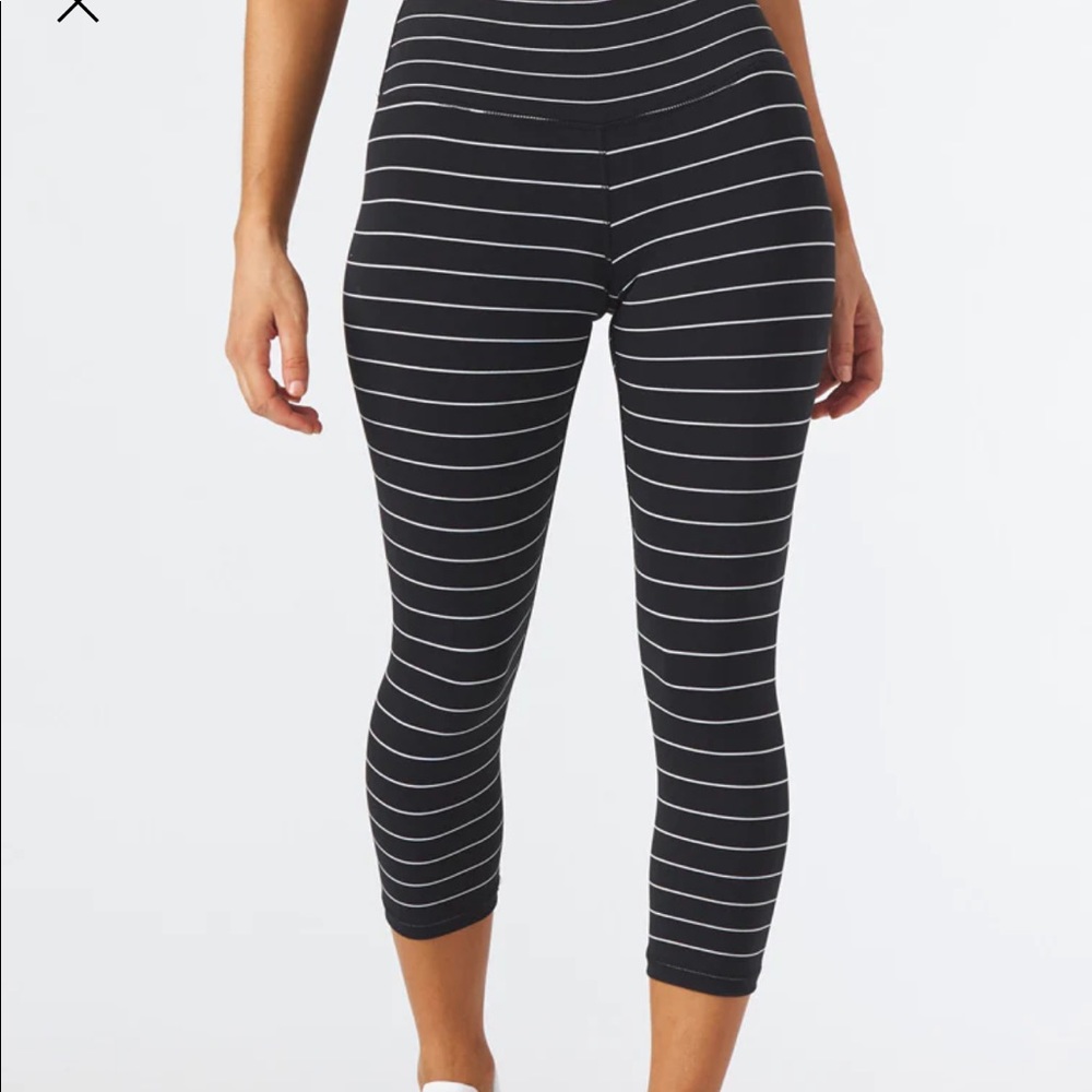 Vital 7/8: Black and White Pinstripe XS
